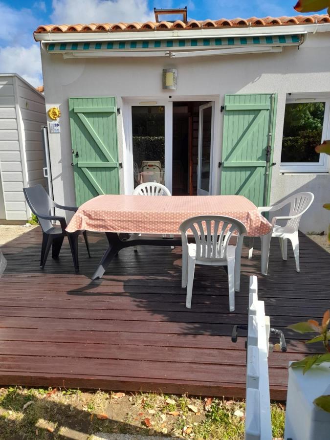Maisonnette A Deux Pas De La Plage Dans Residence Calme Ла Транш-сюр-Мер Екстериор снимка