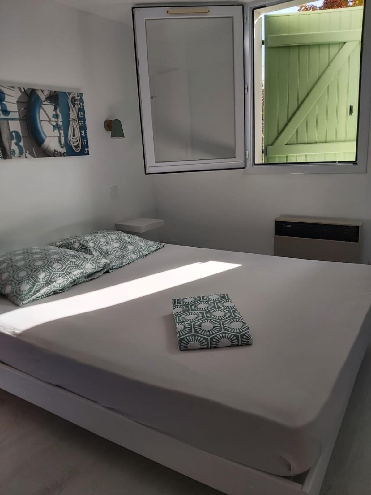 Maisonnette A Deux Pas De La Plage Dans Residence Calme Ла Транш-сюр-Мер Екстериор снимка